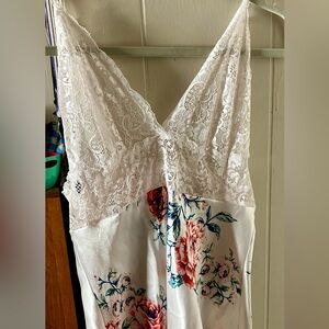 NEW: the cutest nightie I’ve ever seen! But is size smFloral Lace Trim Sleepwear